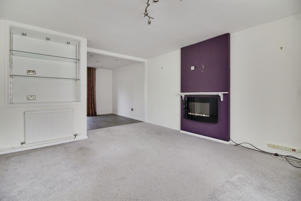 Property photo 3 of 23