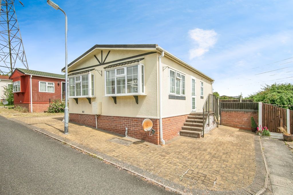 Property photo 2 of 13