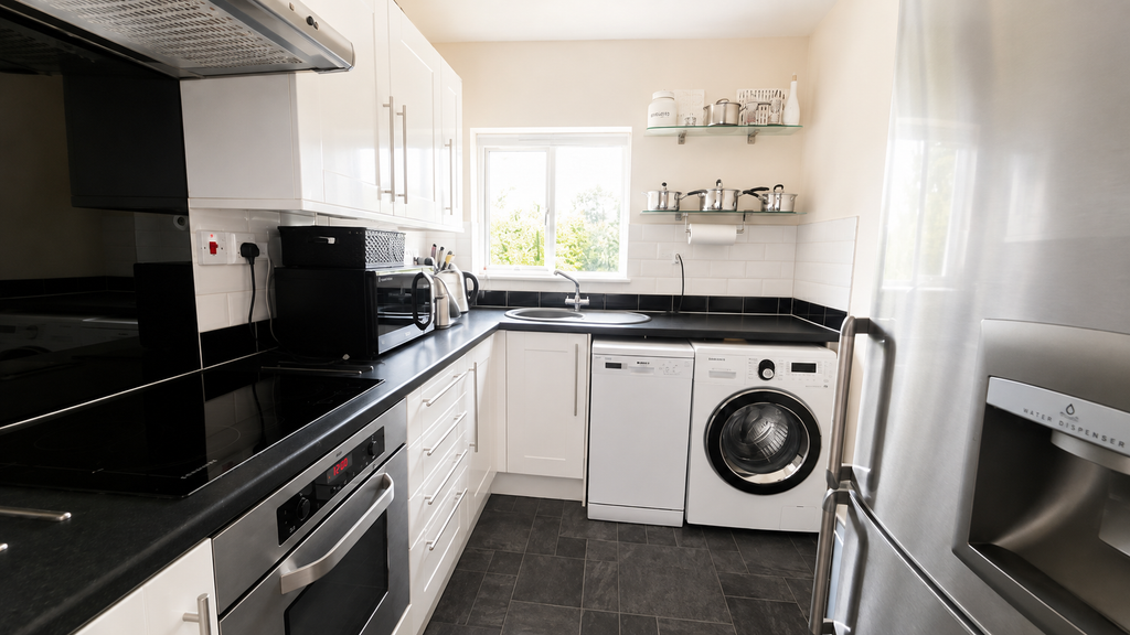 Property photo 3 of 15 Kitchen
