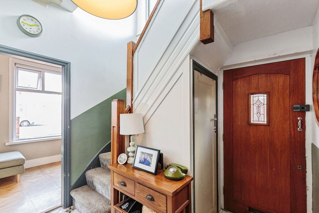 Property photo 2 of 16 Pbox-Img.Jpg