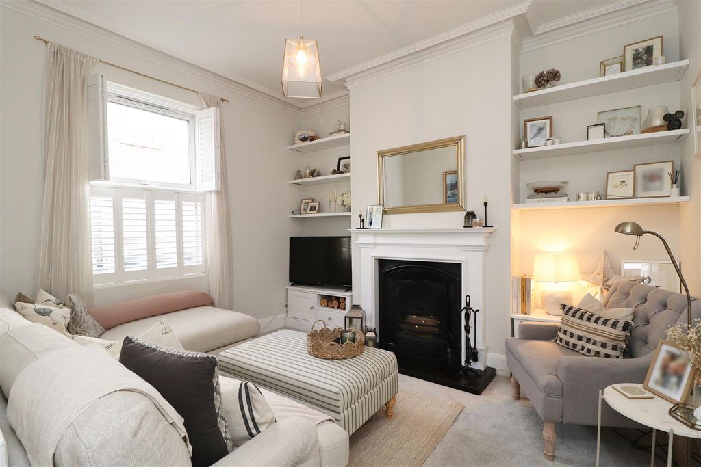 Property photo 2 of 17 4D9Eef06-61Af-4406-B7Ae-31F2A72B4278.Jpg