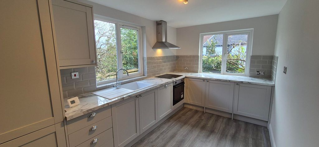 Property photo 2 of 17 Image