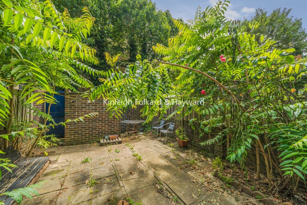 Property photo 2 of 16 E2c9Df9c-81Bf-4Bdb-B