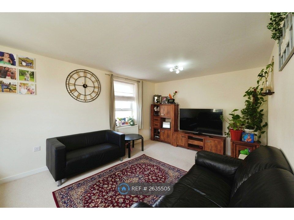 Property photo 3 of 33