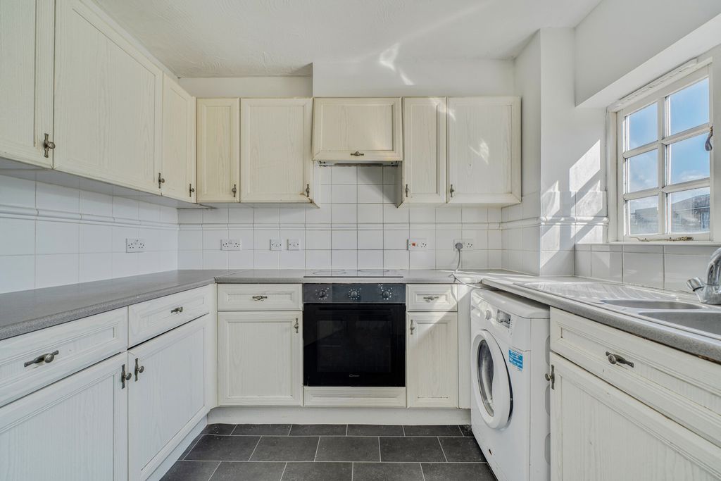 Property photo 2 of 15 Kitchen