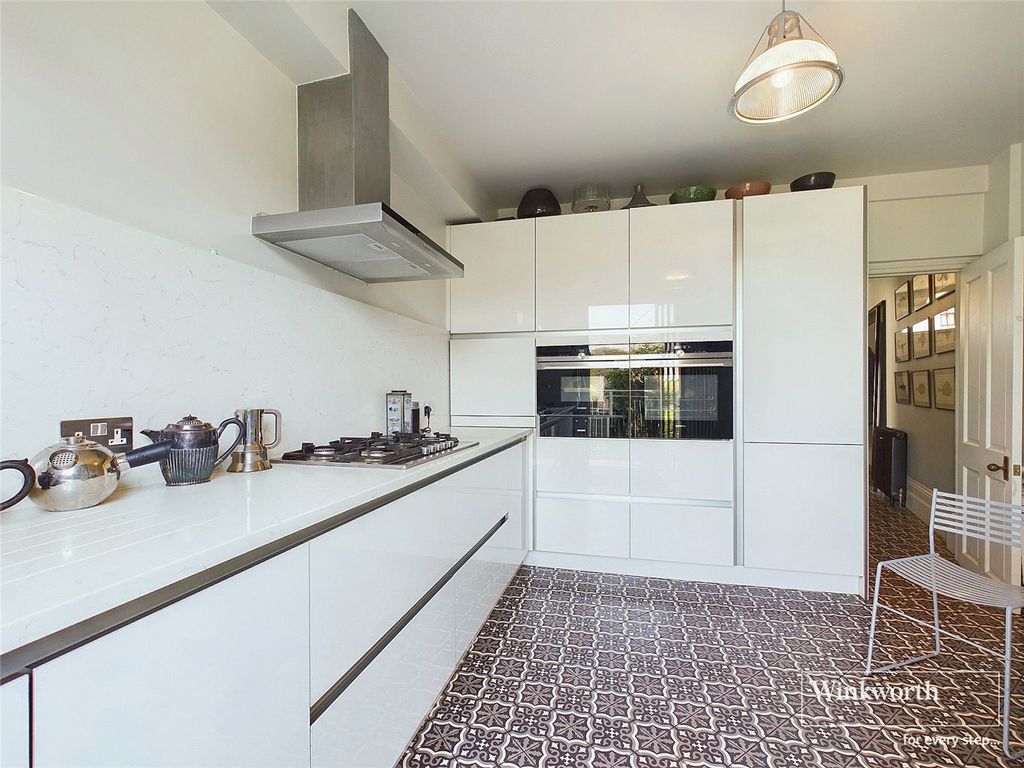 Property photo 2 of 23 Picture No. 53