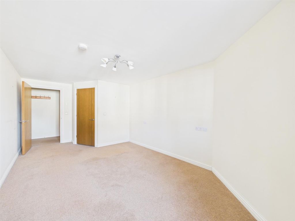 Additional image 10 of 2 bed flat for salePicton Avenue, Porthcawl CF36