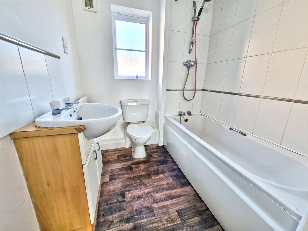 Property photo 3 of 6 Picture No. 04