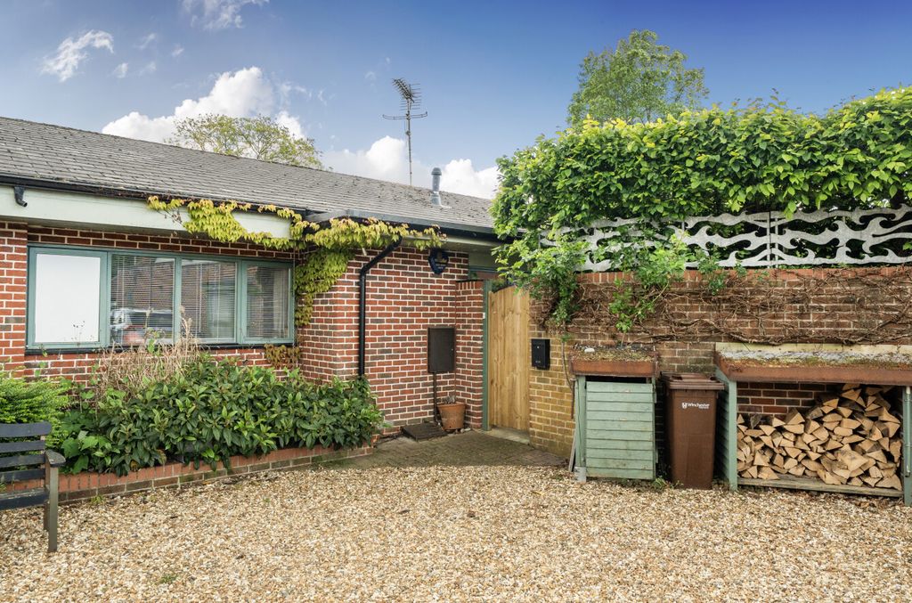 Property photo 1 of 15 1456743-1-6A049Bc...