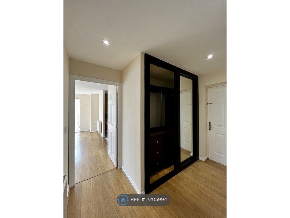 Property photo 3 of 30 Hall - Fitted Wardrobe