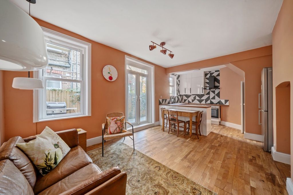 Property photo 1 of 11