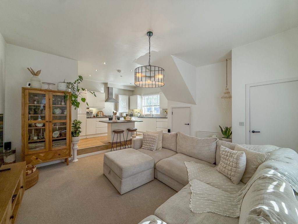 Property photo 2 of 11 4507704