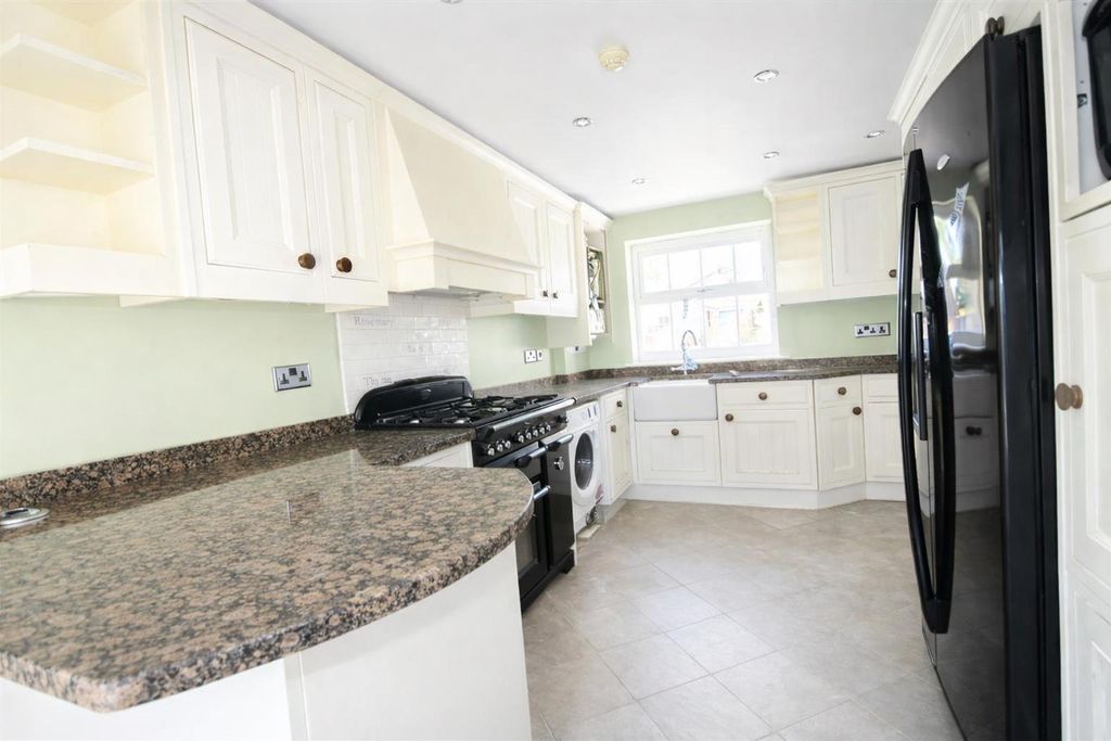 Property photo 2 of 13 Kitchen