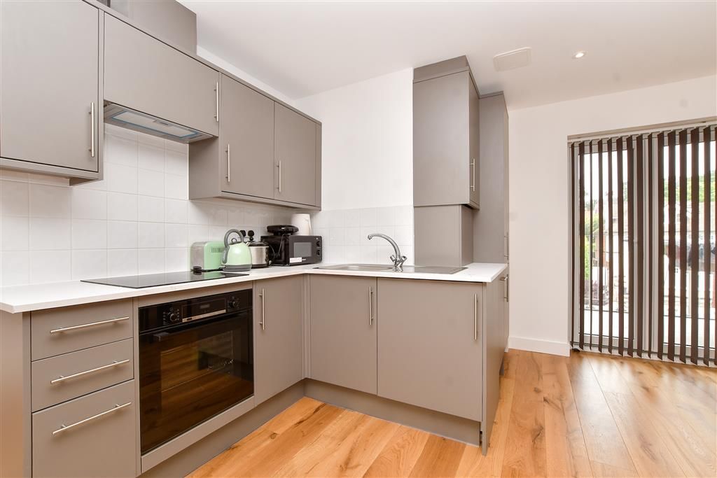Property photo 1 of 12 Kitchen / Lounge / Diner