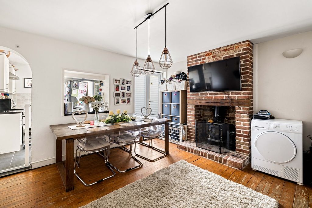 Property photo 3 of 17