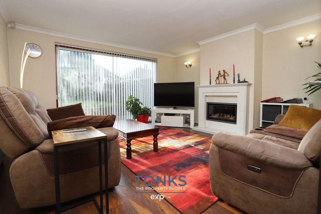 Property photo 2 of 18