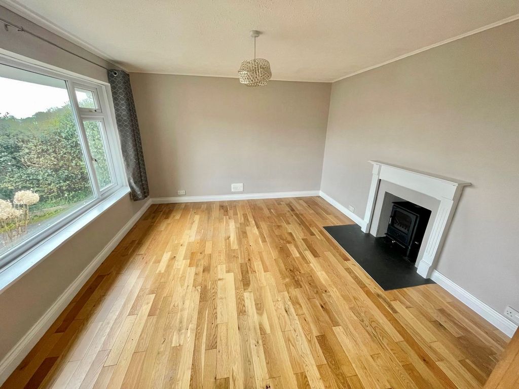 Property photo 2 of 9 Lounge