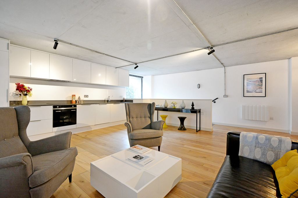 Property photo 2 of 9