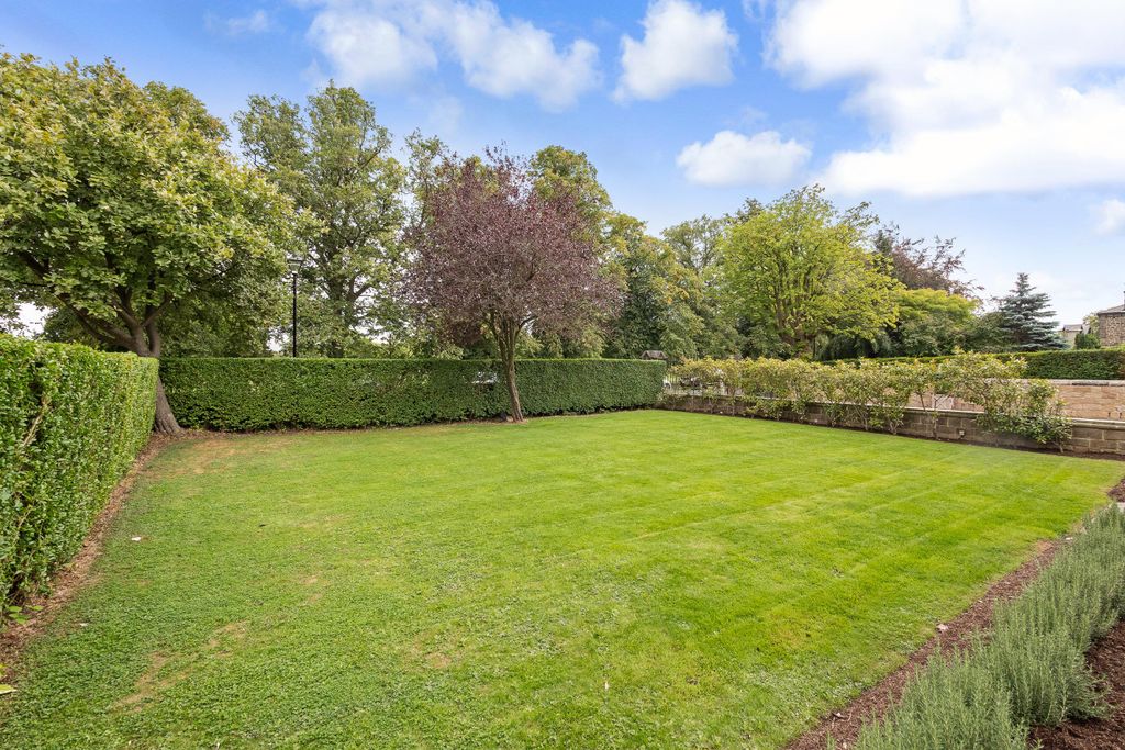 Property photo 2 of 15 Image
