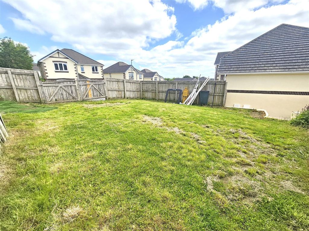Property photo 2 of 22 Adjoining Garden.Jpg