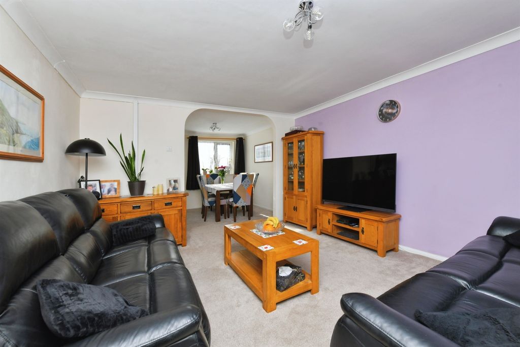 Property photo 3 of 20