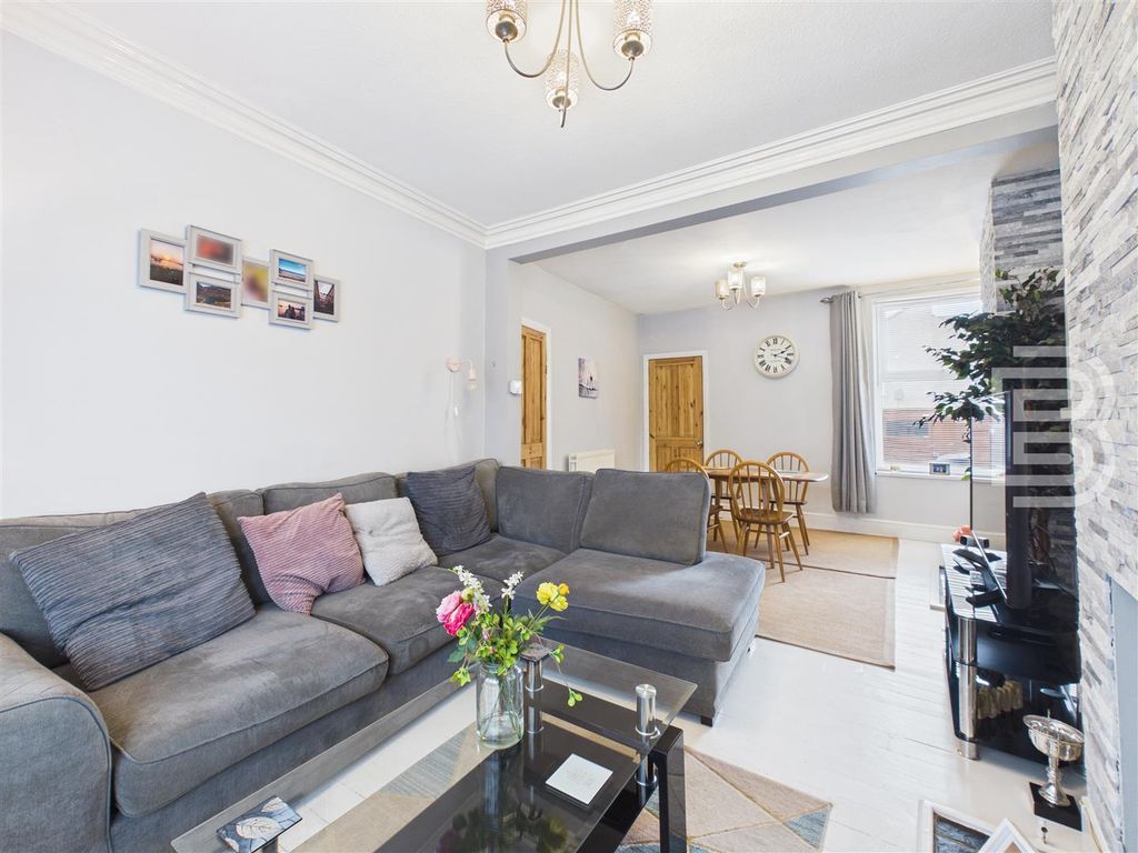 Property photo 2 of 22 Cam05587G0-Pr0137-Still016.Jpg