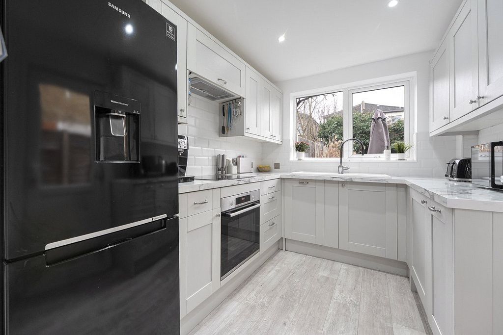 Property photo 3 of 17 Picture No. 12