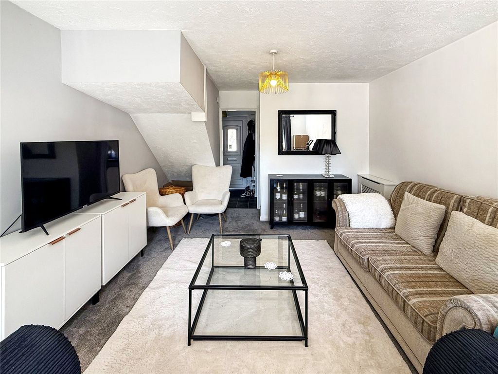 Property photo 2 of 7 Picture No. 11