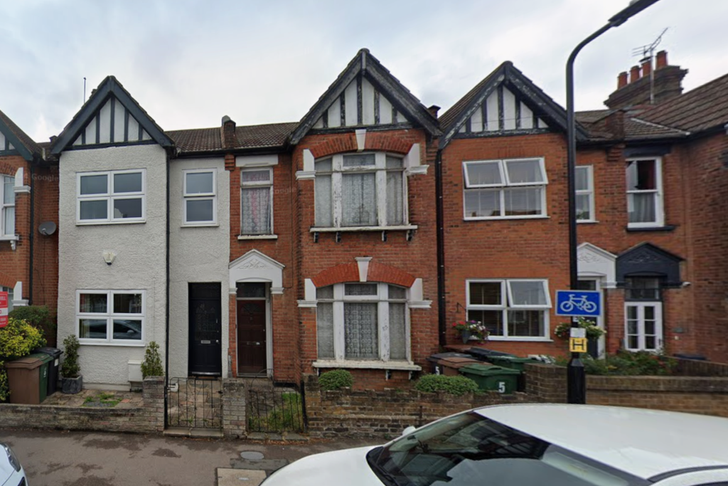 Property photo 1 of 1 5 Pretoria Road, Chingford, London, E4 7Ha