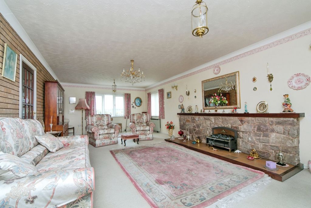 Property photo 2 of 23 Photo