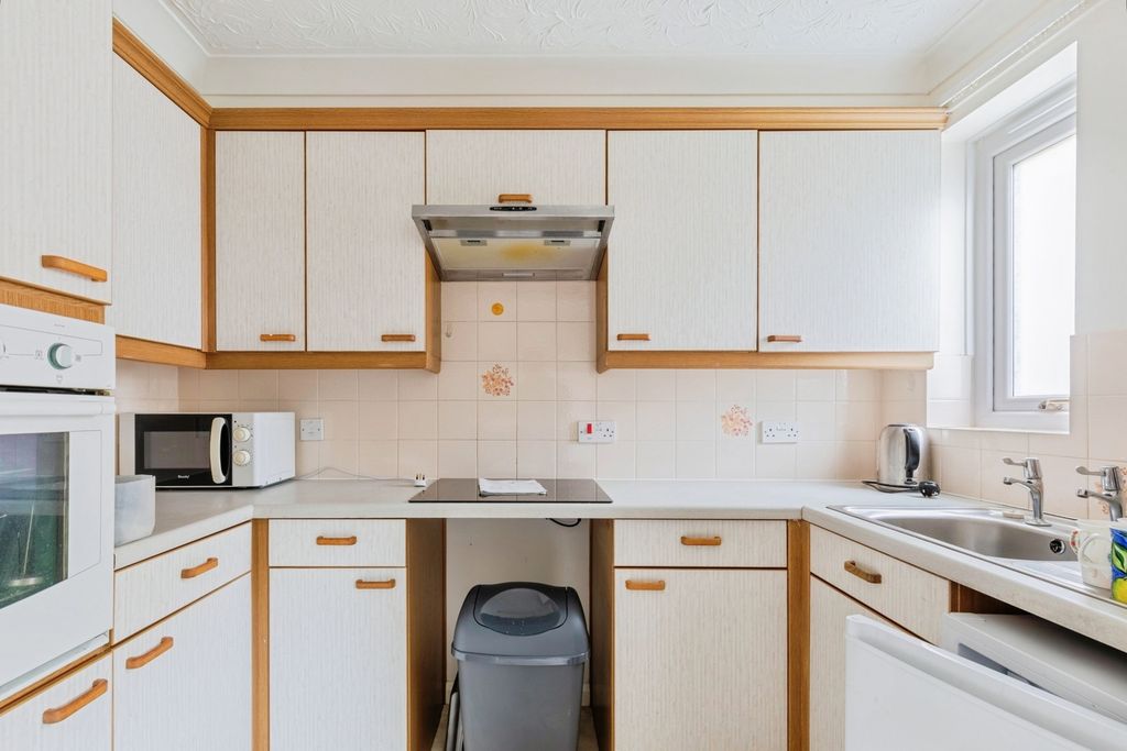 Property photo 3 of 13 Kitchen