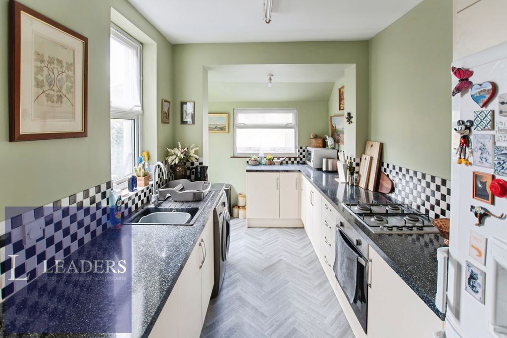 Property photo 2 of 16 Kitchen