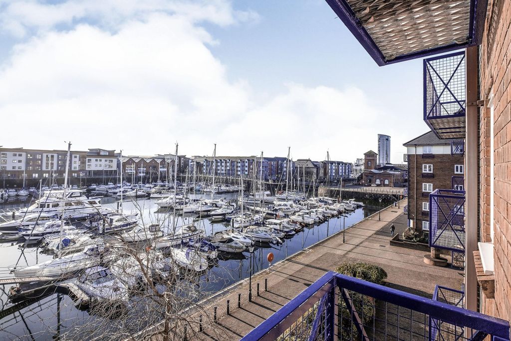 Property photo 2 of 8 View