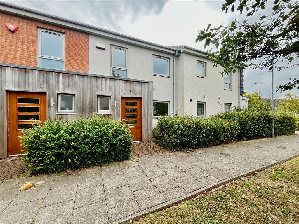 Property photo 1 of 17 External
