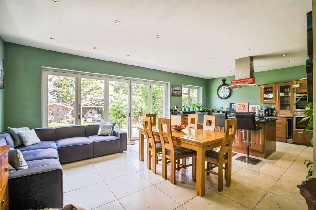 Property photo 2 of 26 Kitchen/Diner