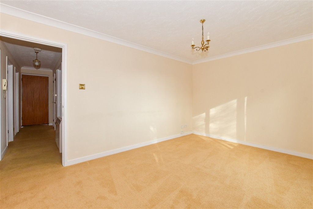 Property photo 2 of 11 Lounge/Diner