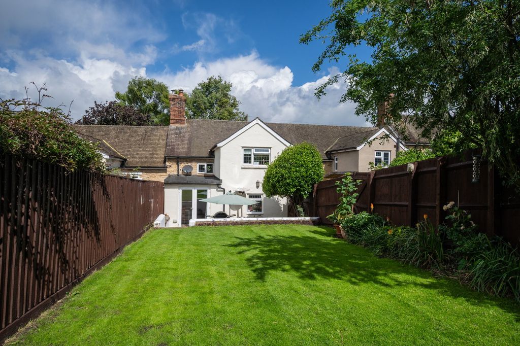 Property photo 2 of 25