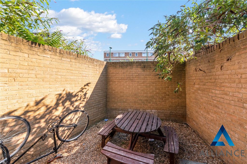 Property photo 3 of 24 Picture No. 06