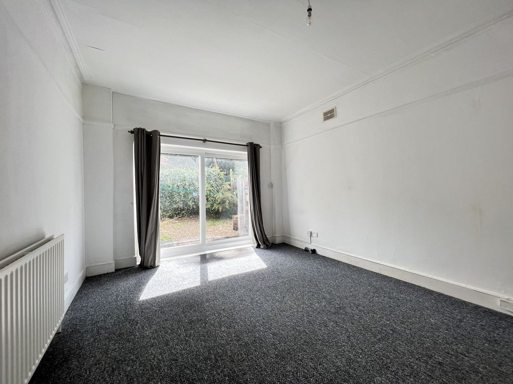 Property photo 3 of 8 Photo