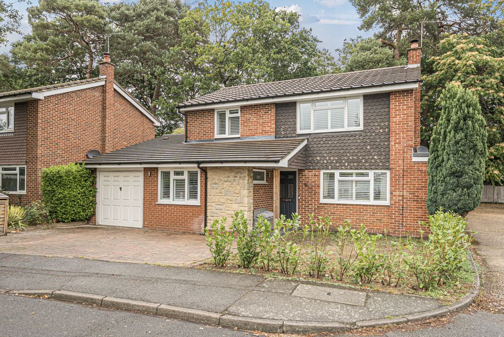 Property photo 1 of 18 1350234-1-68c1A8E...