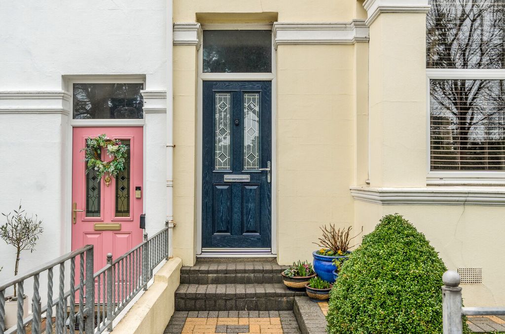 Property photo 2 of 21 1408832-3-698B471...