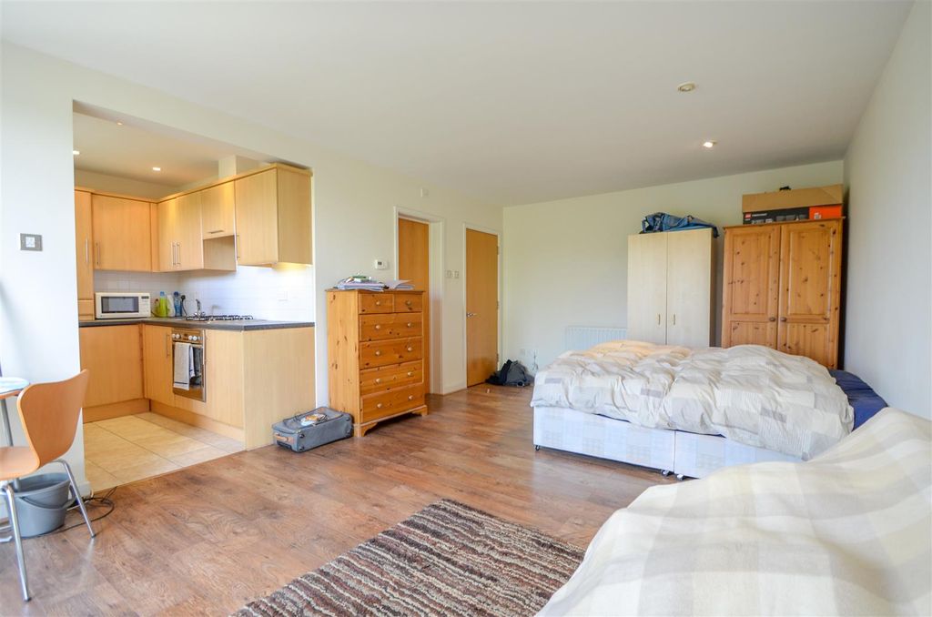 Property photo 2 of 6 Ocean Wharf