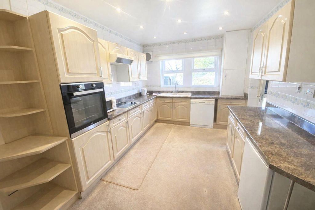 Property photo 3 of 17 Copilot_20260415_103900.Png