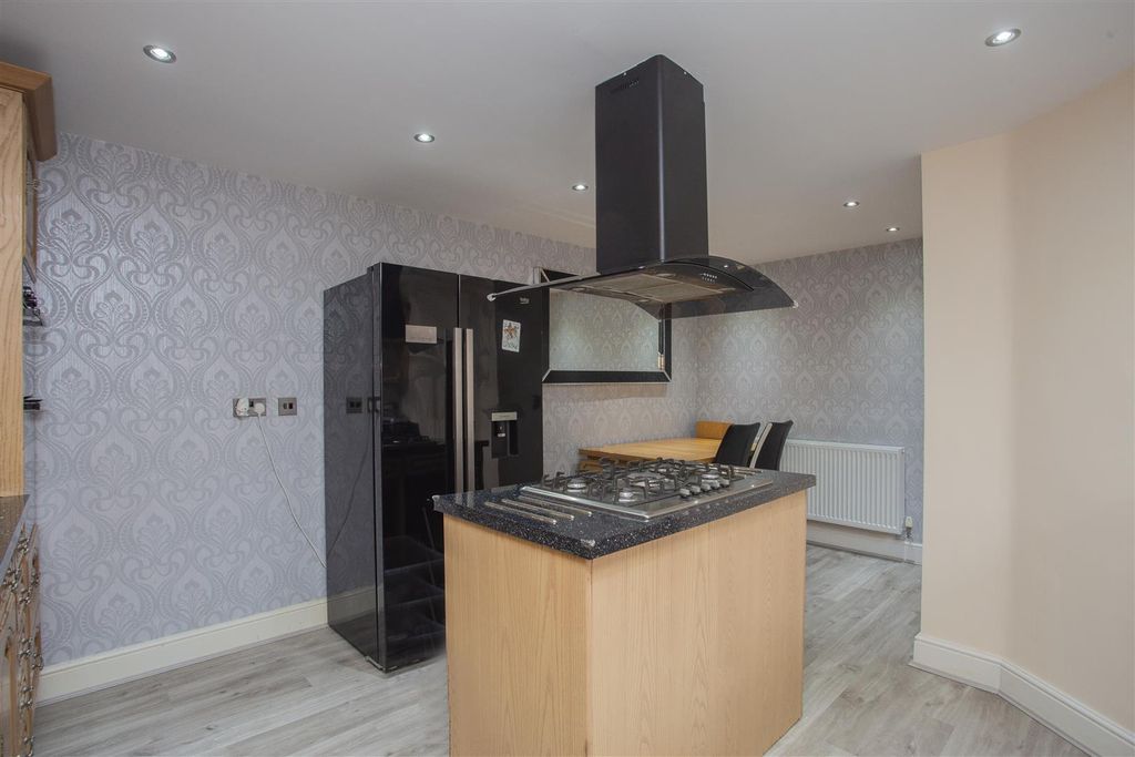 Property photo 3 of 22 Kitchen/Breakfast Room (Formerly Garage)