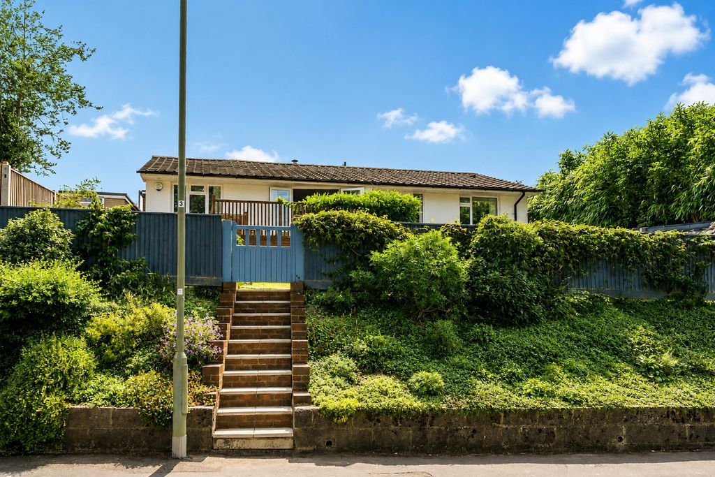 Property photo 1 of 27