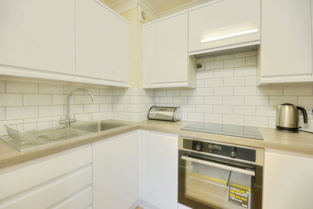 Property photo 3 of 9