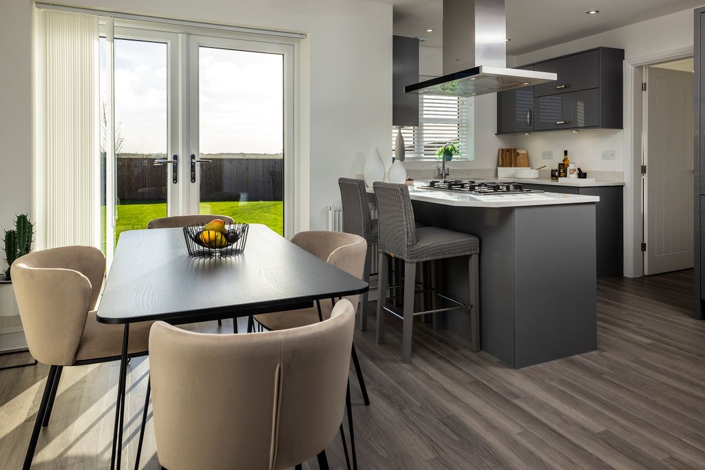 Property photo 2 of 6 Kitchen