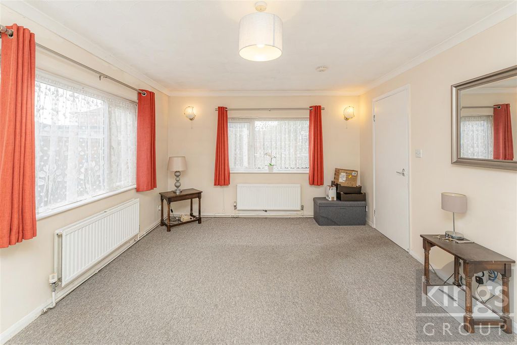 Property photo 3 of 13