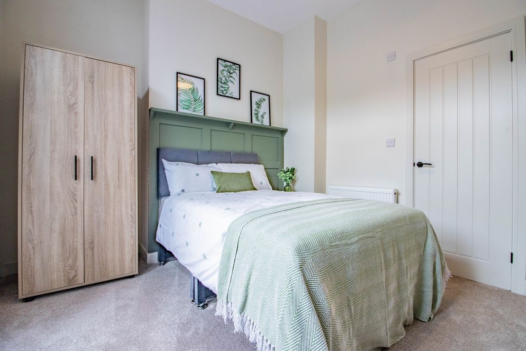 Property photo 1 of 13 E