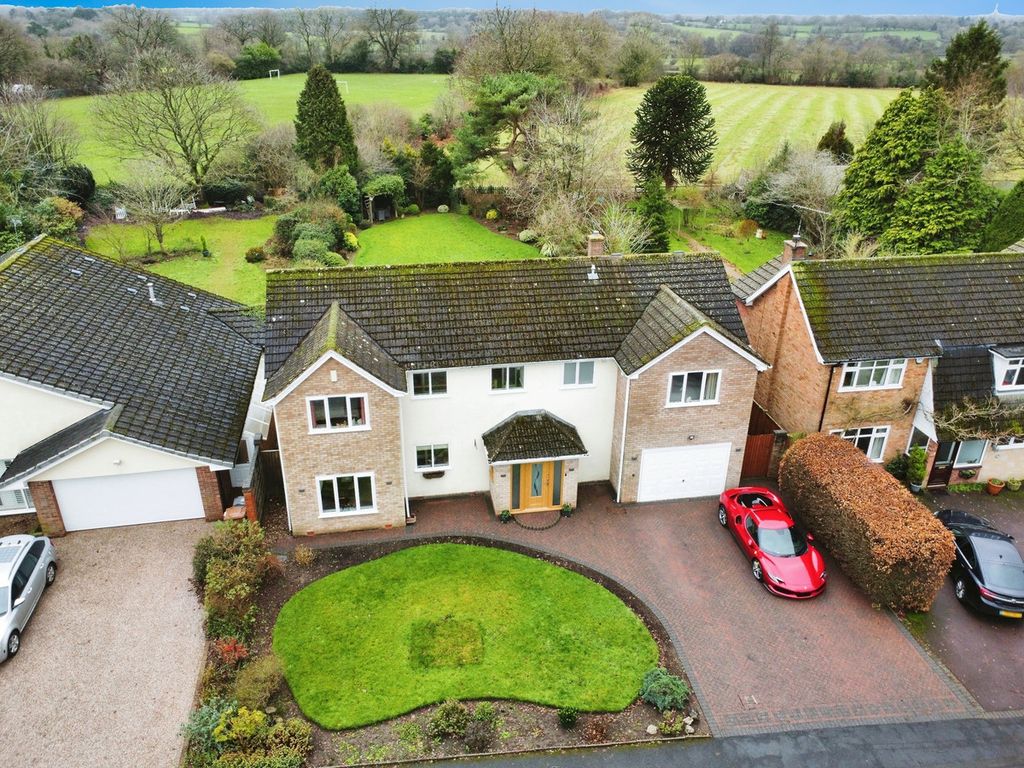 Property photo 2 of 28